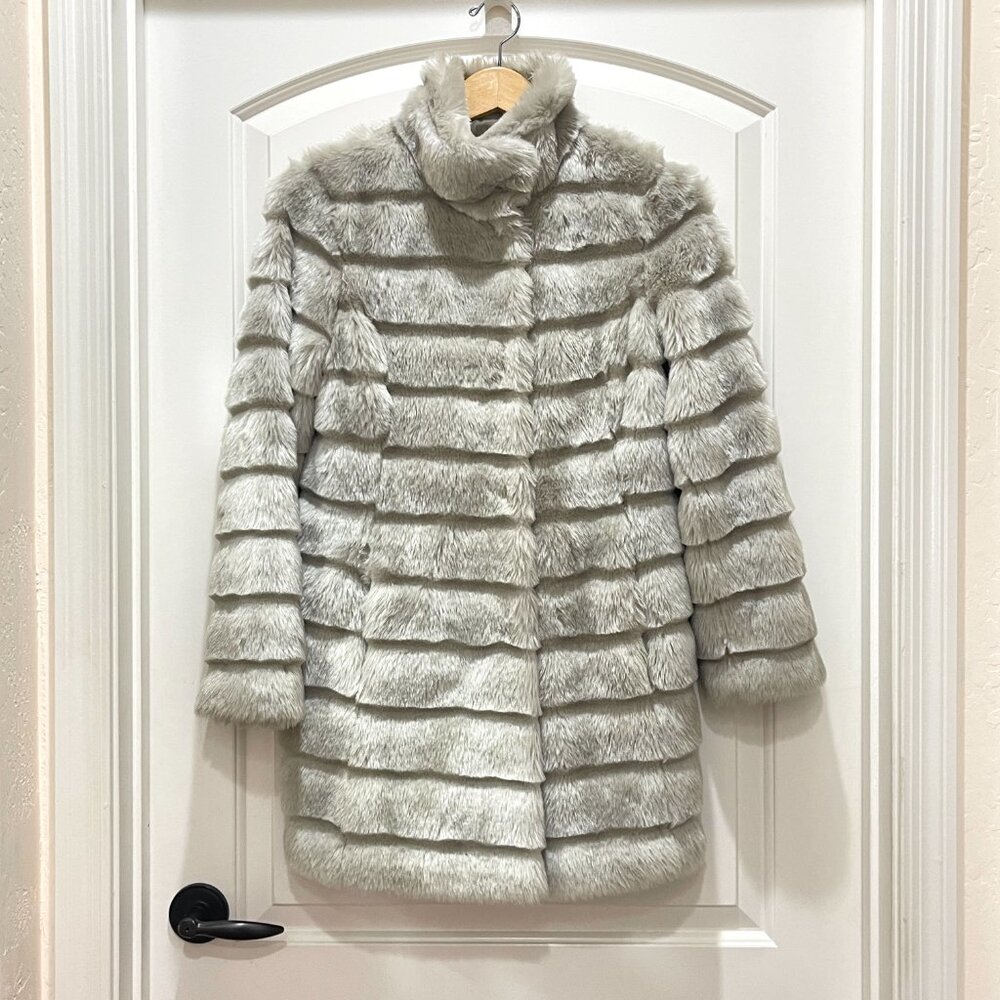 Eliza J Faux Fur Coat Jacket Gray Silver Floral Lining Petite Small - Picture 1 of 11